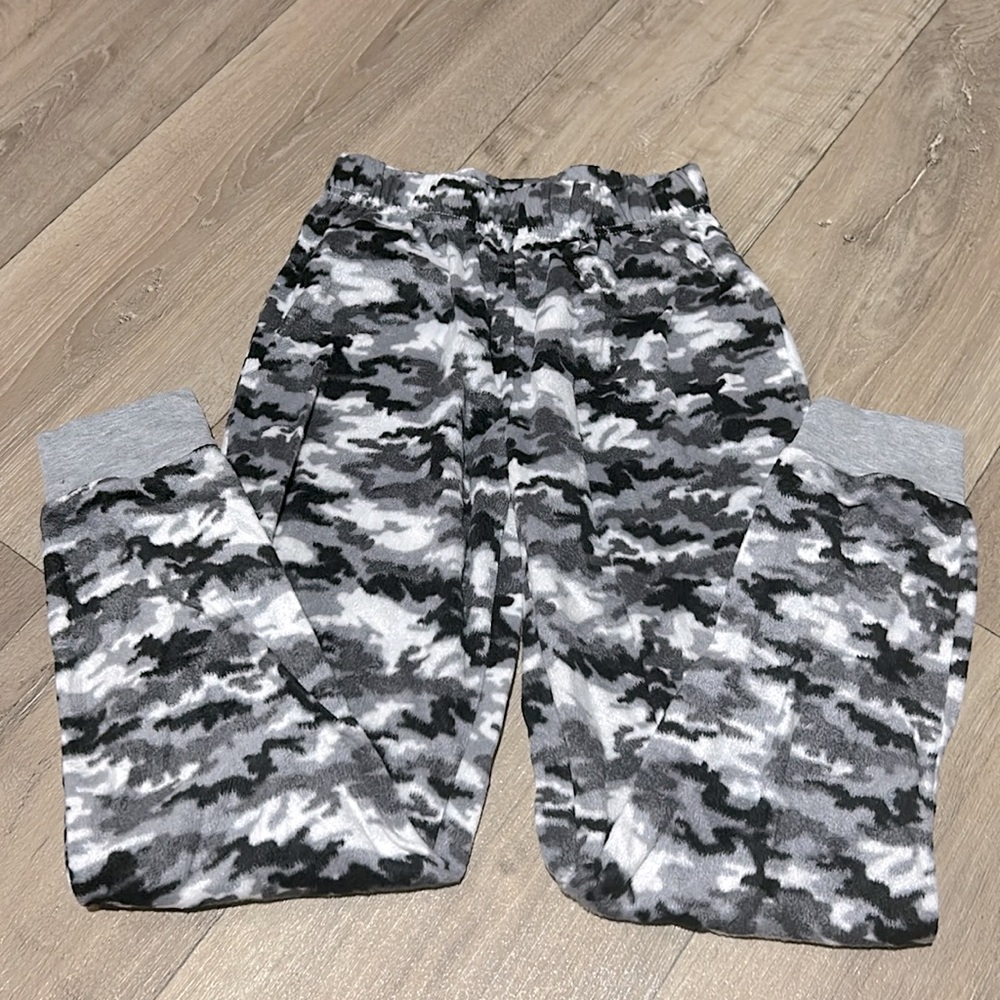 Kids Pajama Set - Picture 4 of 5
